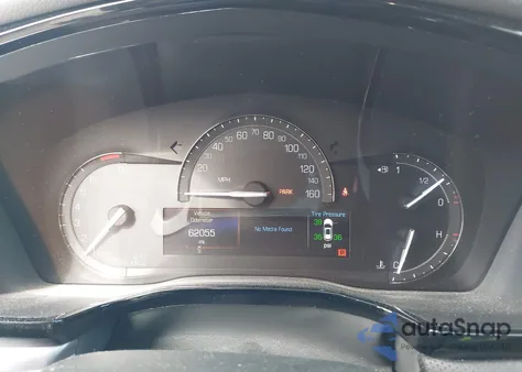 2017 Cadillac Xt5 Luxury z USA, uszkodzony, nr VIN 1GYKNDRS9HZ160935